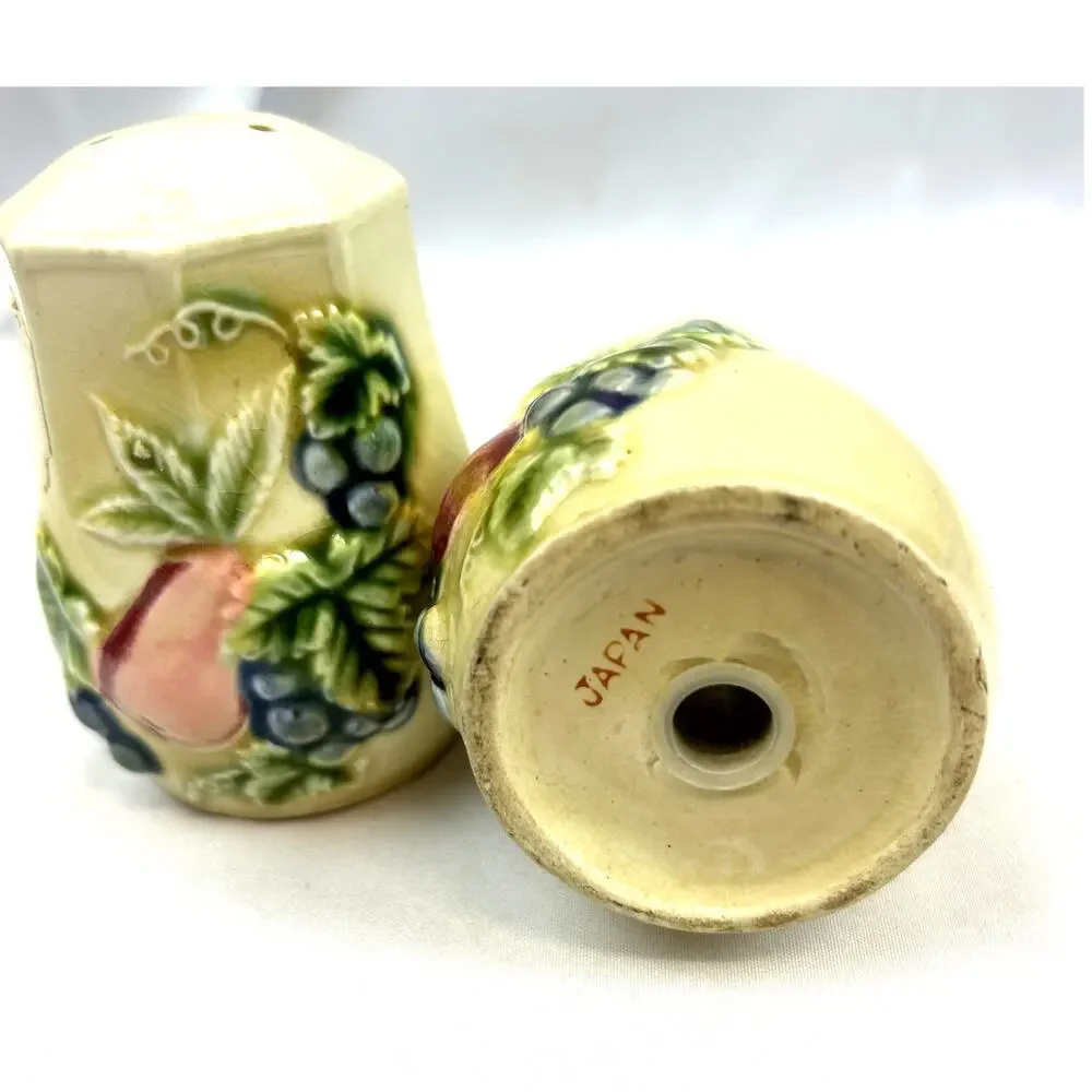 SKU2714 Set Vintage Salt & Pepper Shakers Nappon Japan Hand Painted 2.75